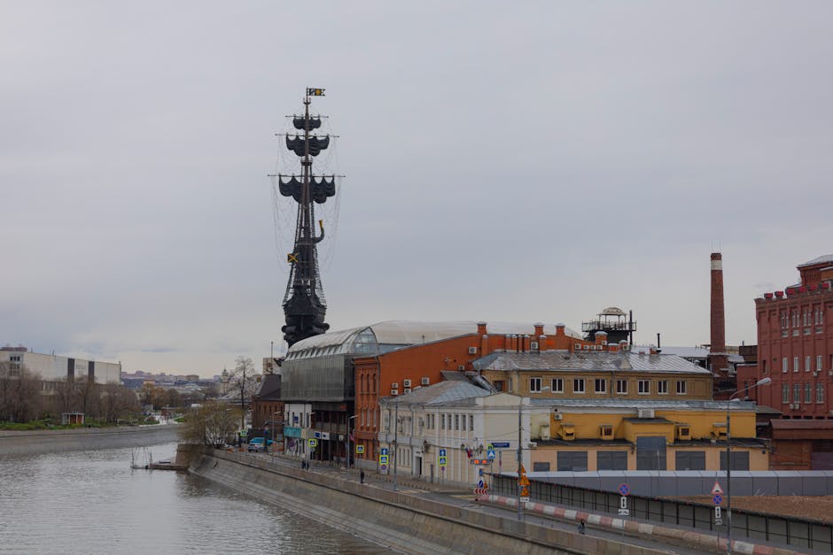 Scenic view of the Peter the Great Statue along the Москва River in Moscow, Russia.